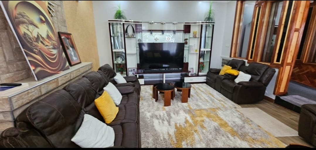 HIGH-END 7-BEDROOM MANSIONETTE – PRIME HILLSIDE