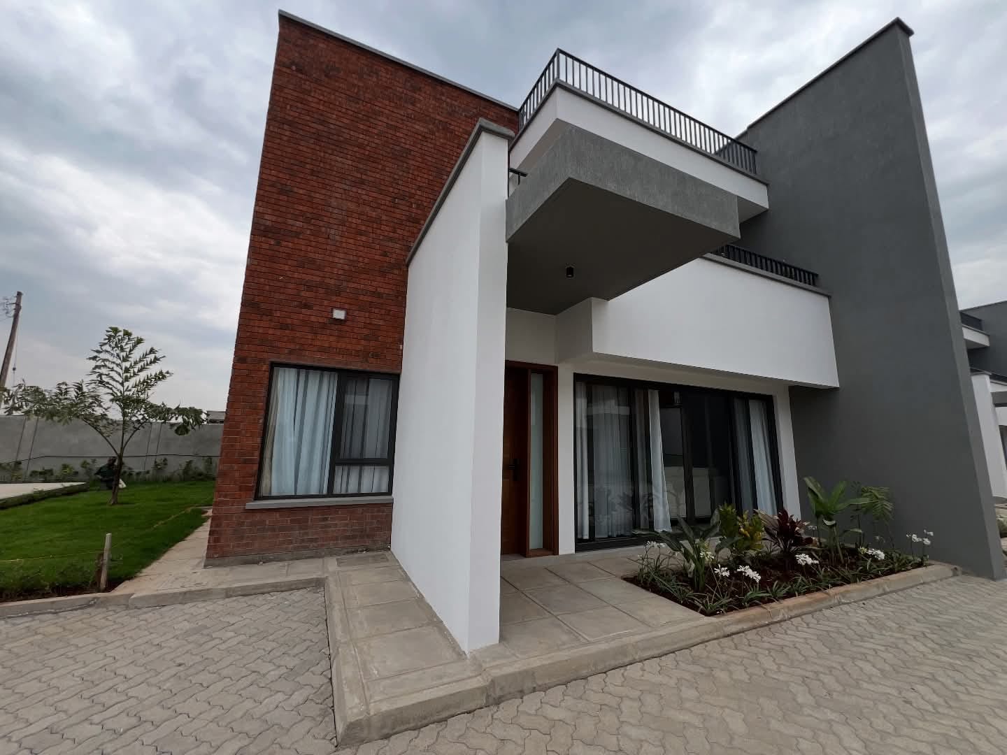 Elegant 4bedroom Dublex and Triplex Townhouses