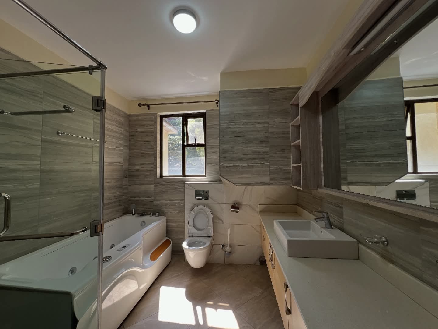 5 Bedroom Townhouse for Rent