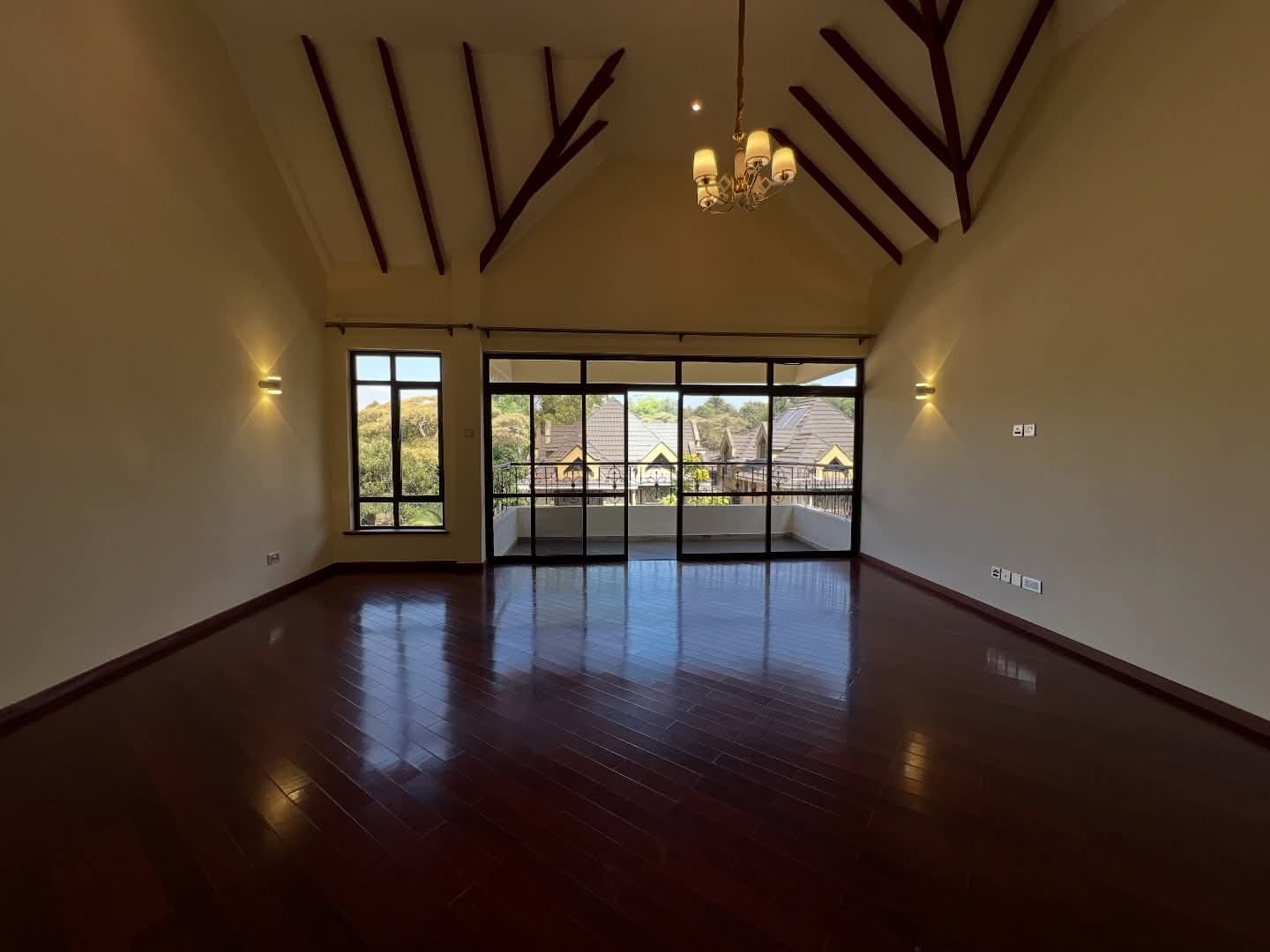 5 Bedroom Townhouse for Rent