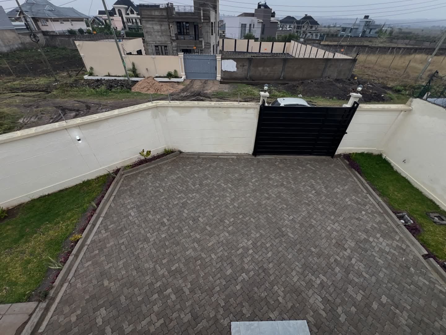 Modern 3-Bedroom Home + DSQ