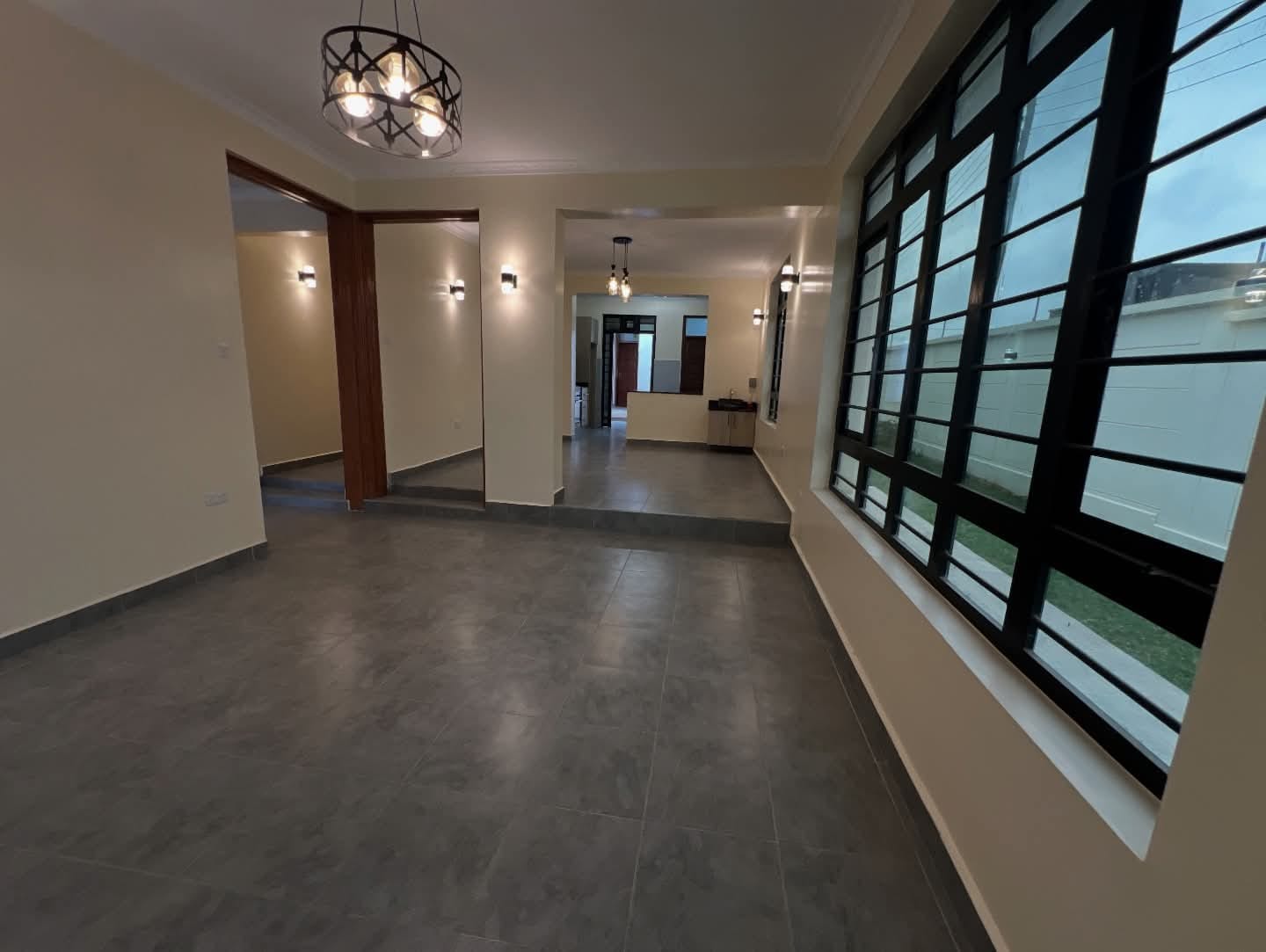 Modern 3-Bedroom Home + DSQ